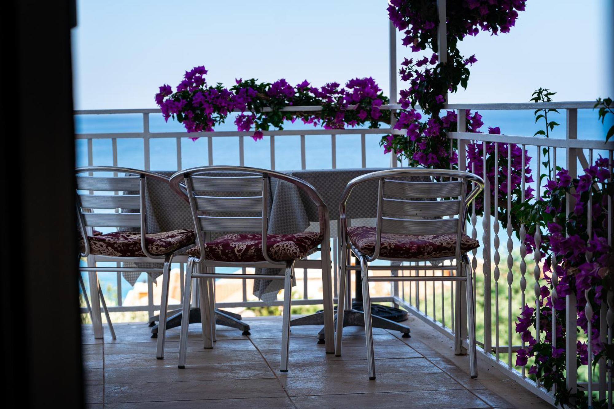 Sun Rose Apartments Sveti Stefan Exteriér fotografie