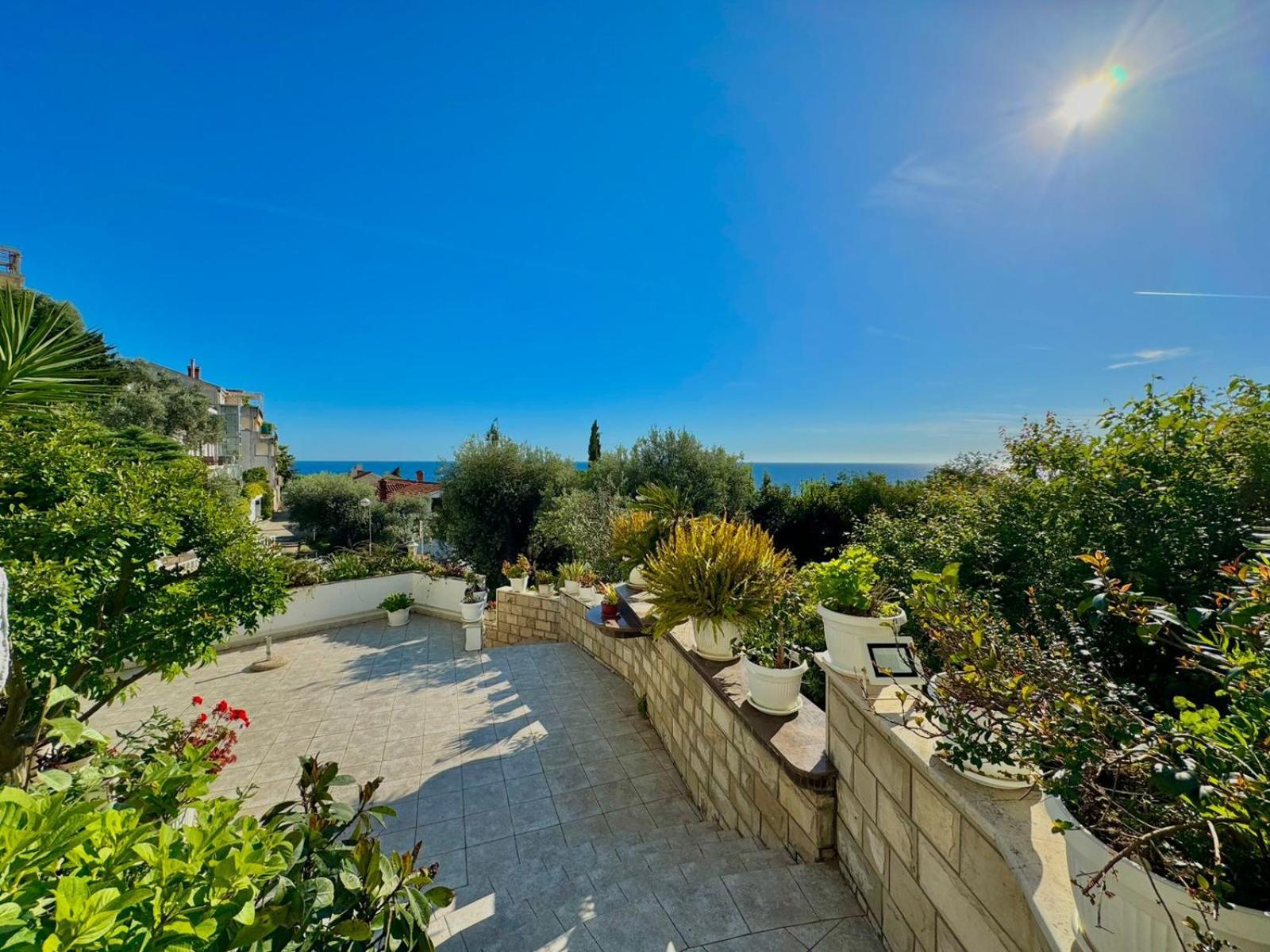 Sun Rose Apartments Sveti Stefan Exteriér fotografie