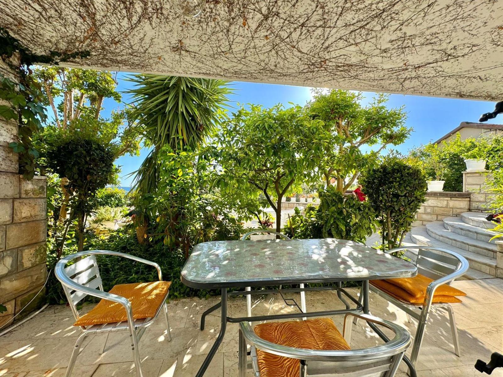 Sun Rose Apartments Sveti Stefan Exteriér fotografie